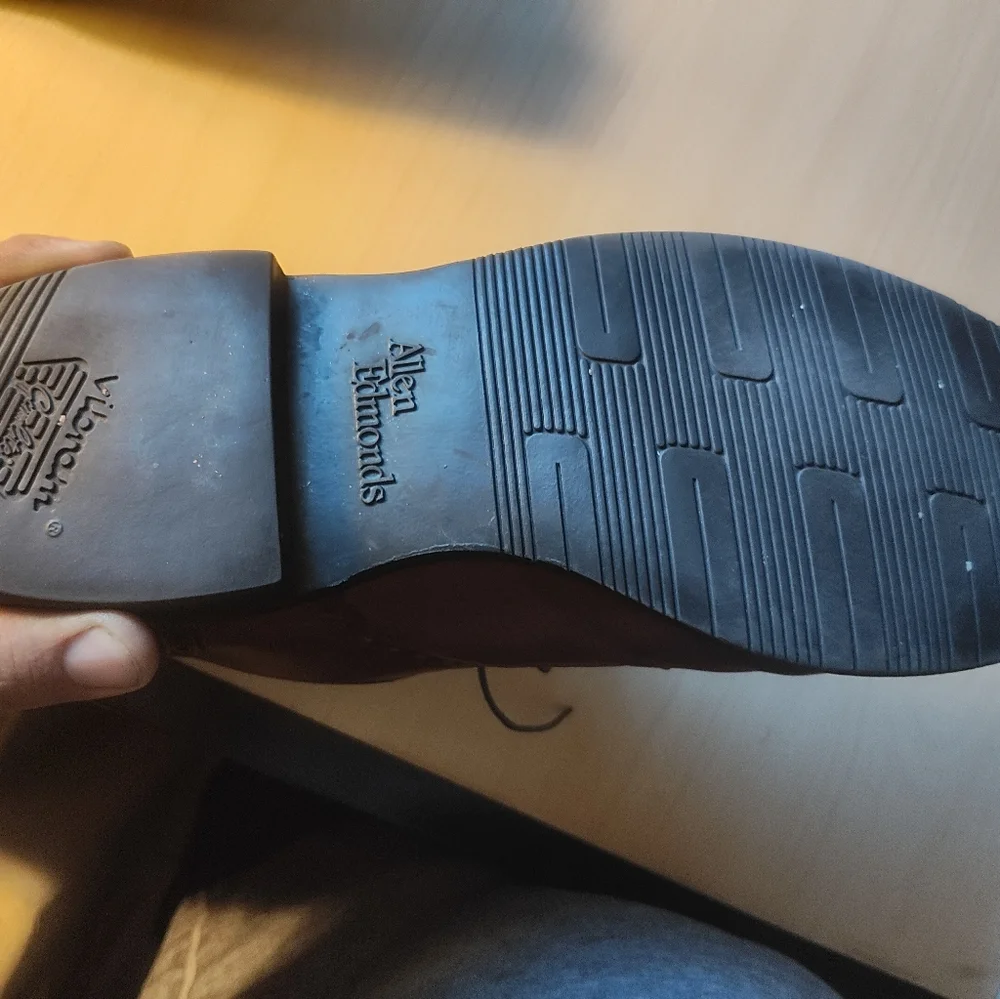 Shoes - Picture 4 of 5